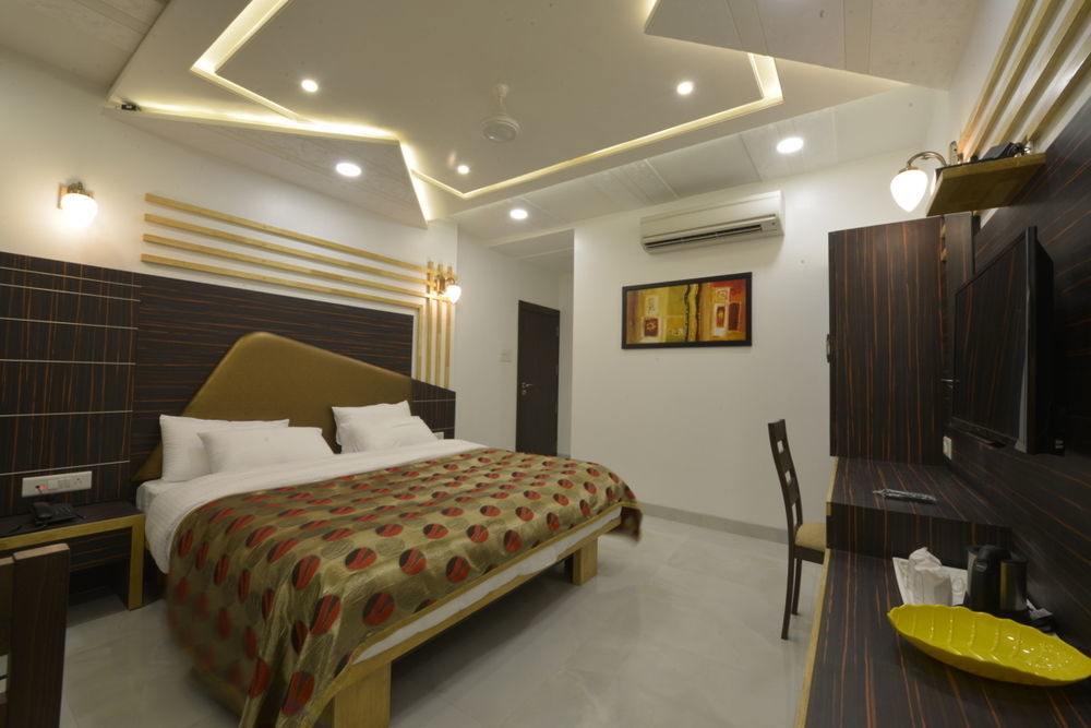 Hotel Jp International Аурангабад Екстериор снимка