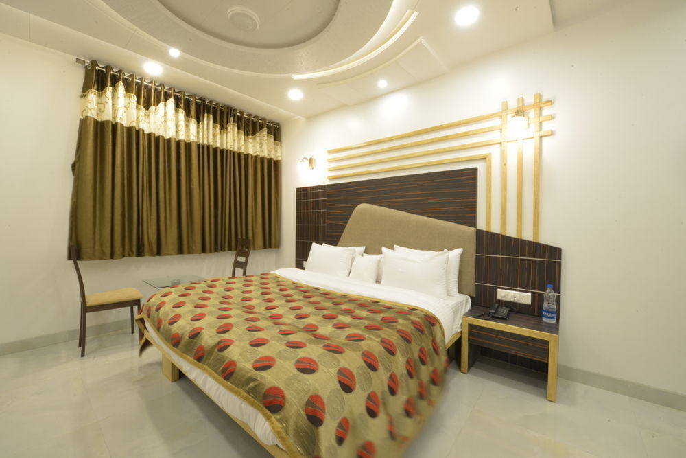 Hotel Jp International Аурангабад Екстериор снимка