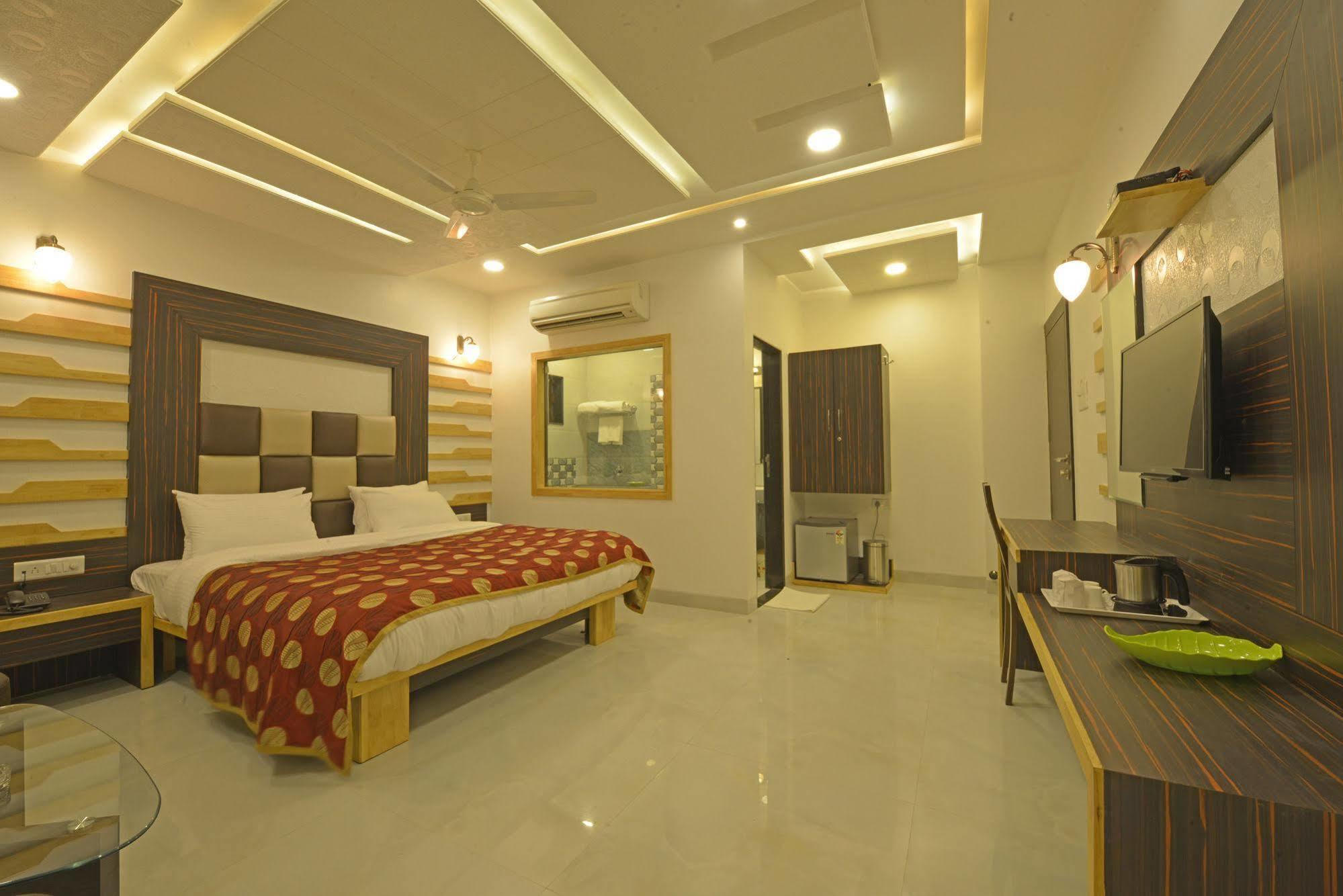 Hotel Jp International Аурангабад Екстериор снимка