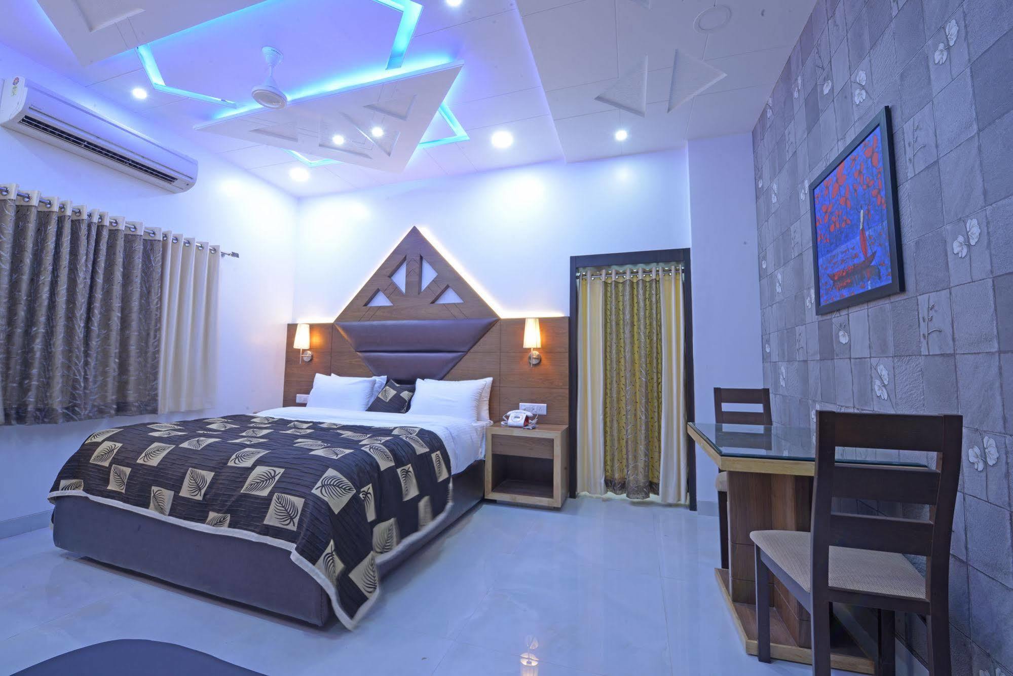 Hotel Jp International Аурангабад Екстериор снимка